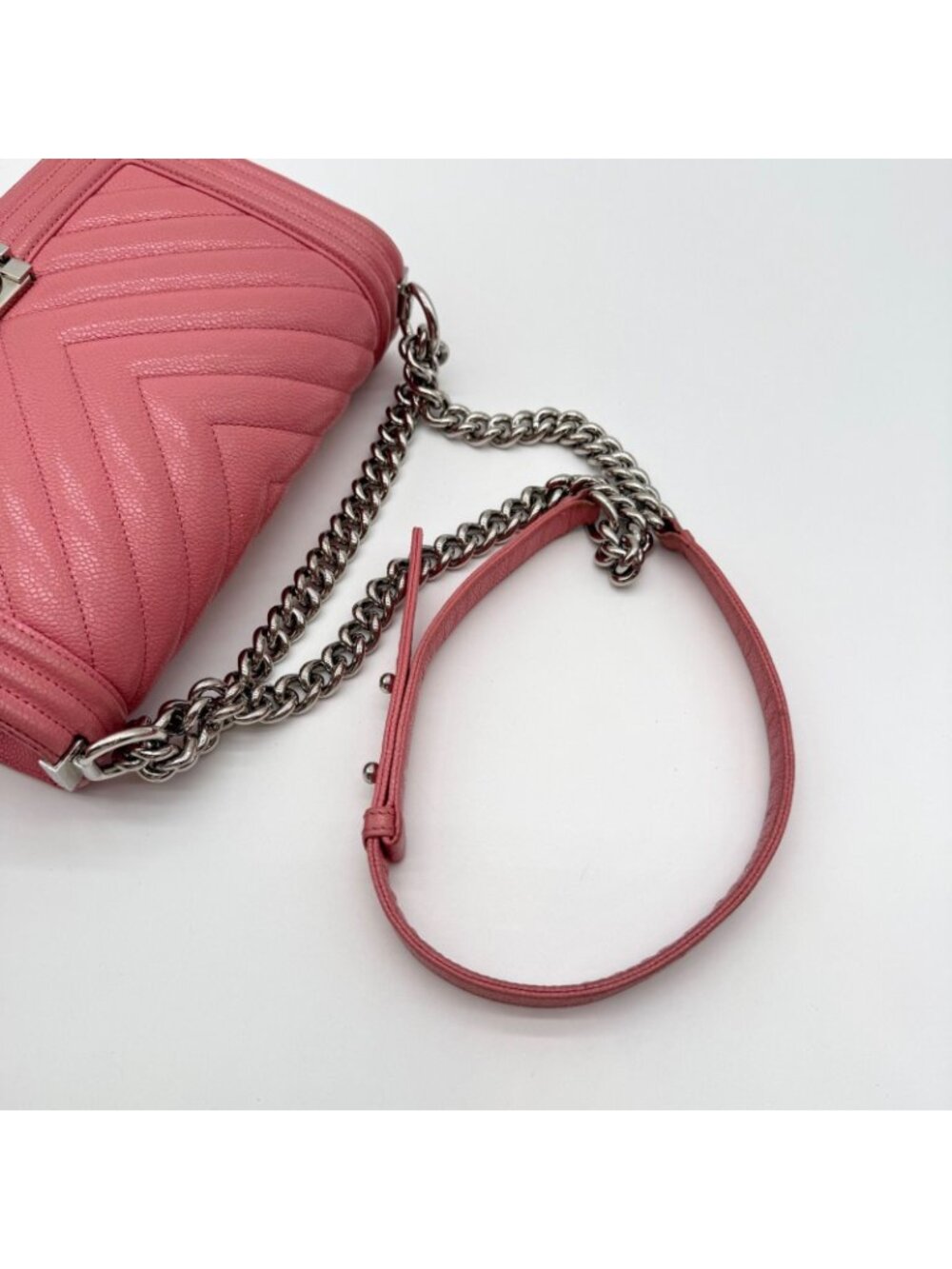 Chanel Large Shoulder Bag Boy V-stitch Caviar Leather - Picture 12 of 16